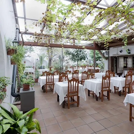 Ξενοδοχείο Restaurante Blanco Y 2*